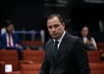 Zambelli teria apresentado hacker a Bolsonaro para falar de fraude nas urnas, diz Cid