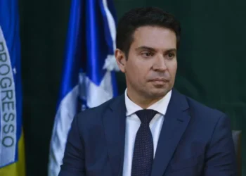 Assessor de Ramagem recebia propina de empresa com contrato milionário com a Abin