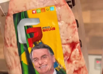 Antes de passar mal, Bolsonaro e apoiadores ganharam churrasco em frigorífico