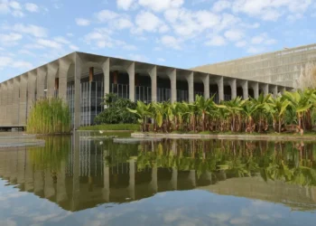 Itamaraty expressa grave preocupação com escalada militar no Oriente Médio