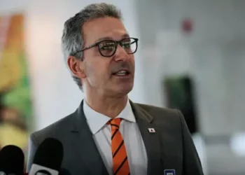 Zema diz que ditadura é “questão de interpretação” e promete indulto a Bolsonaro