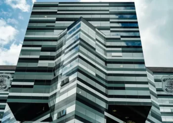 Abin Paralela: PF vê responsabilidade criminal, mas não indicia Bolsonaro; entenda