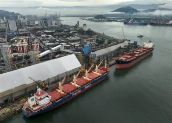 Amcham: Tarifas de 50% fragilizam relações econômicas e comerciais entre Brasil e EUA