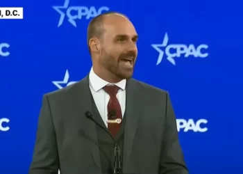 Eduardo Bolsonaro condiciona fim da tarifa dos EUA a anistia “geral e irrestrita”