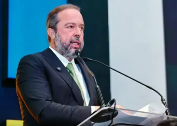 Silveira promete consulta para leilão de capacidade de energia “nos próximos dias”