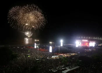 Embaixadora responde Paes sobre reportagem da BBC que contesta show de Lady Gaga