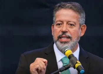 Isenção de IR: Lira diz que pode haver outro projeto para tratar só de CSLL