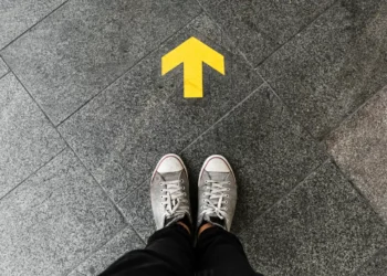 Mesma Selic, mais risco: como investir na Bolsa, renda fixa e fundos com juros em 15%