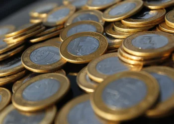 Taxas dos DIs perdem força e ficam quase estáveis apesar de receio com tarifas