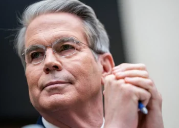 Bessent: processo de substituto de Powell está em andamento, mas não temos pressa