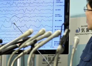 Japão emite alerta de tsunami após sismo de magnitude 8 a norte do arquipélago