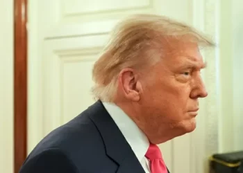 Trump pressiona Brasil com sanções e tarifaço, mas efeito imediato ainda é limitado