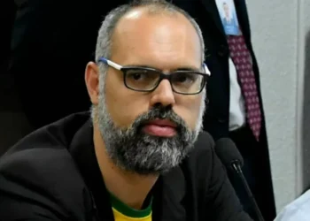 Allan dos Santos desafia Moraes após bloqueio de seu perfil no OnlyFans