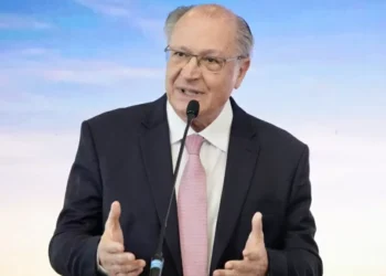 Alckmin convoca setor privado para negociar tarifas com EUA: “Vamos trabalhar juntos”