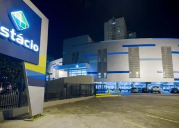 Yduqs (YDUQ3) define diretor financeiro como novo CEO em reorganização estratégica