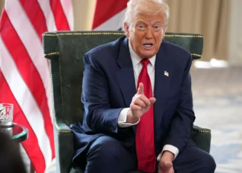 Trump anuncia taxa de 100% sobre ‘chips’ e semicondutores importados