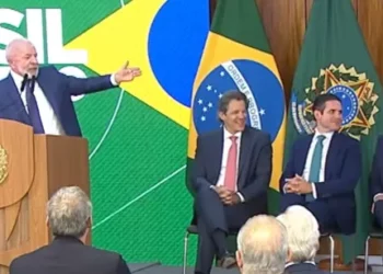 Tarifaço: Apoio a empresas acerta no curto prazo, mas exige velocidade em repasses