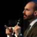 Eduardo Bolsonaro diz que pode concorrer à Presidência em 2026 em campanha virtual