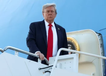 Trump diz que estabelecerá tarifas sobre aço e semicondutores nas próximas semanas