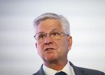 Waller supera Hassett e se torna favorito para chefiar Fed, mostra bolsa de aposta