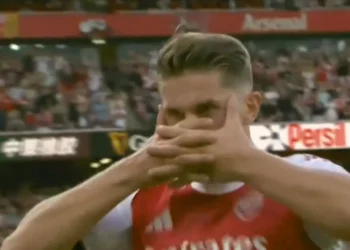 Resposta aos críticos? Gyokeres bisou e este gesto está a dar que falar