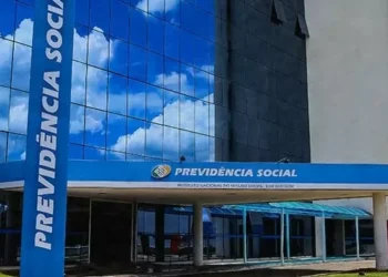 INSS: Senado aprova bônus para servidor acelerar análise de benefícios