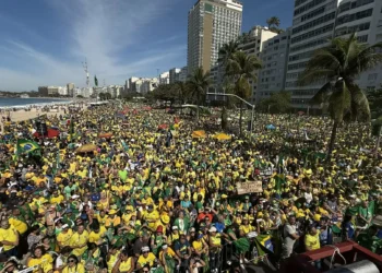 Bolsonaristas voltam às ruas em defesa de ex-presidente: “Brasil quer anistia”