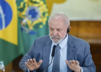 Tarifaço: ajuda do governo pode conter 3 medidas para apoio a empresas, diz jornal