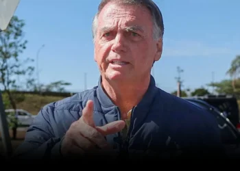 Defesa diz que Bolsonaro não descumpriu cautelar e nega “ato criminoso”