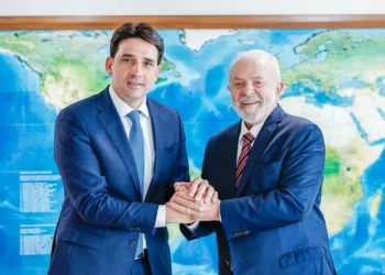 Tarifaço: Brasil amenizará efeitos com novos mercados, diz ministro