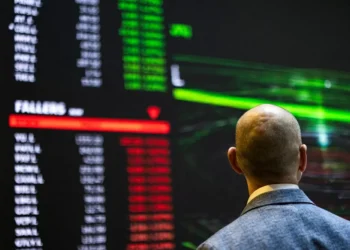 Eletrobras (ELET3) x Braskem (BRKM5): Por que as ações passam momentos opostos?