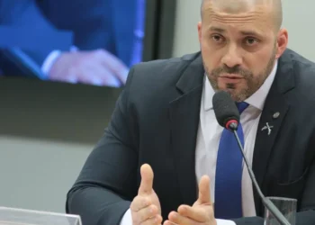 Moraes autoriza progressão de Daniel Silveira para regime aberto