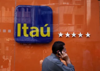 Vale a pena investir no Itaú Unibanco (ITUB4)? Veja o que chama atenção dos analistas
