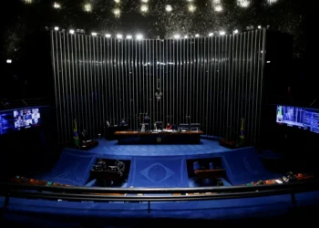 Senado aprova alteração na Lei da Ficha Limpa e reduz prazo de inelegibilidade