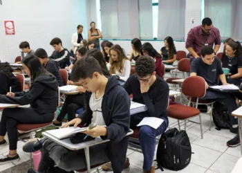 Governo de SP quer mudar forma de distribuir recursos para a educação