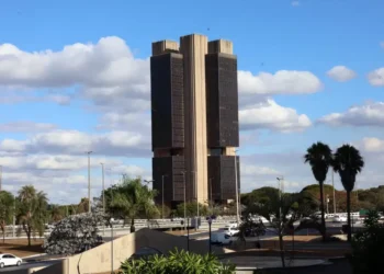 Boletim Focus: analistas cortam projeções para inflação em 2025 pela 4ª vez seguida