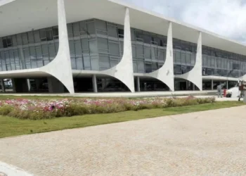 Lula elogia plebiscito sobre taxação de ricos e contra escala 6×1