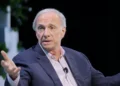 “Como nos anos 1970”: Ray Dalio indica alocar 15% da carteira em ouro