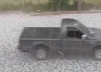 Queda de granizo atinge mais de 34 mil pessoas em Erechim