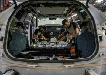 Produção industrial no Brasil cai 0,4% em setembro, diz IBGE, em linha com o esperado