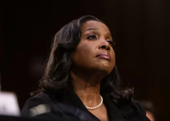 Lisa Cook, do Fed: juro moderadamente restritivo é apropriado para controlar inflação