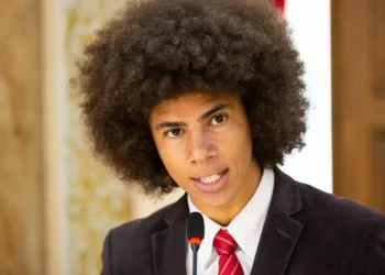 Deputado Renato Freitas diz que briga na rua foi reação a racismo