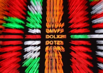 Ibovespa inicia semana com recuo de 0,47%, abaixo dos 157 mil pontos