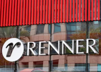Renner: resultados erráticos, desaceleração e ação cortada – LREN3 cai 4% após 3T