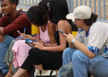 Pesquisa indica mulheres jovens mais progressistas que homens