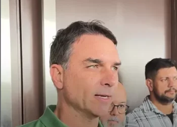 Tesouro IPCA+ volta a pagar 8% de juro real com “candidatura irreversível” de Flávio