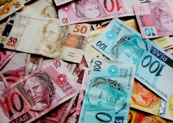 Calendário econômico da semana: Dados de trabalho no Brasil e ata do FOMC nos EUA