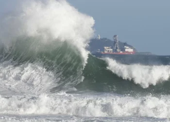 Marinha emite alerta de ressaca para o litoral do Rio no réveillon