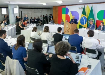 Lula afirma que vai vetar PL da Dosimetria