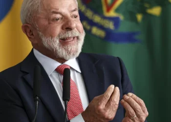 Lula: democracia é obra em construção e deve ser zelada e defendida